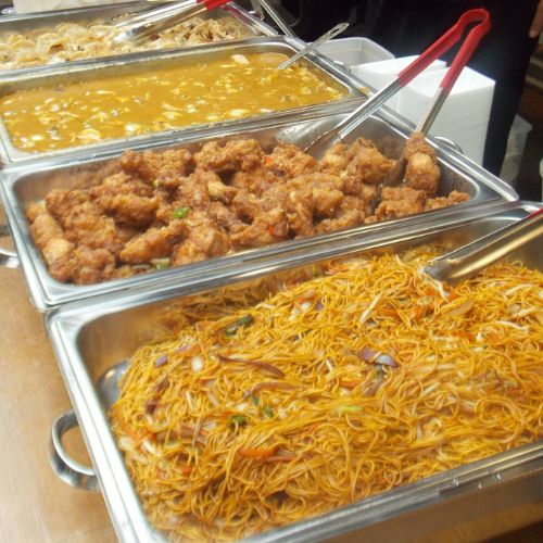 Canteen Fine Asian Cuisine_Buffet+trays+with+noodles+and+curry